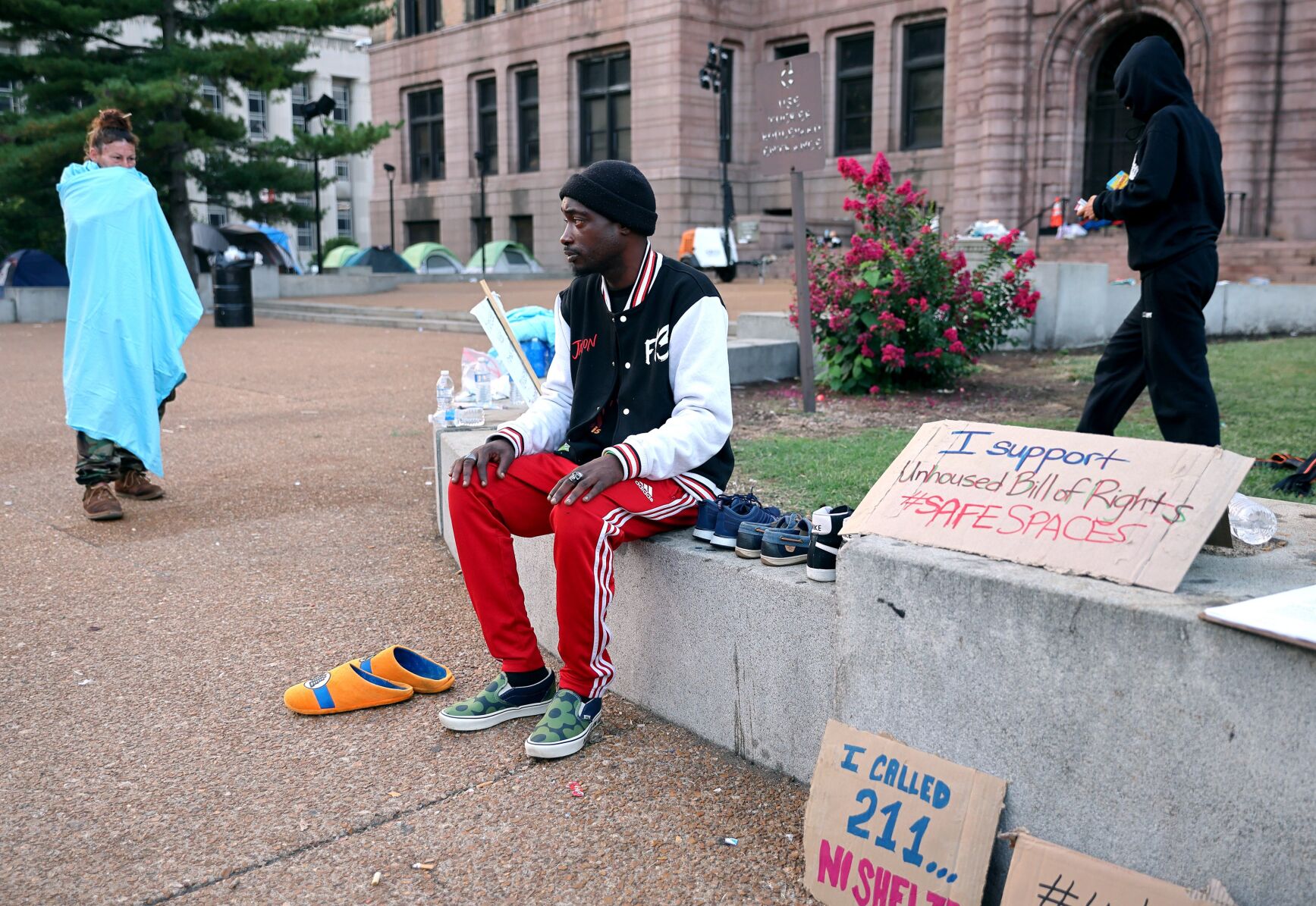 Homeless encampment remains outside ӣƵ City Hall on Tuesday morning